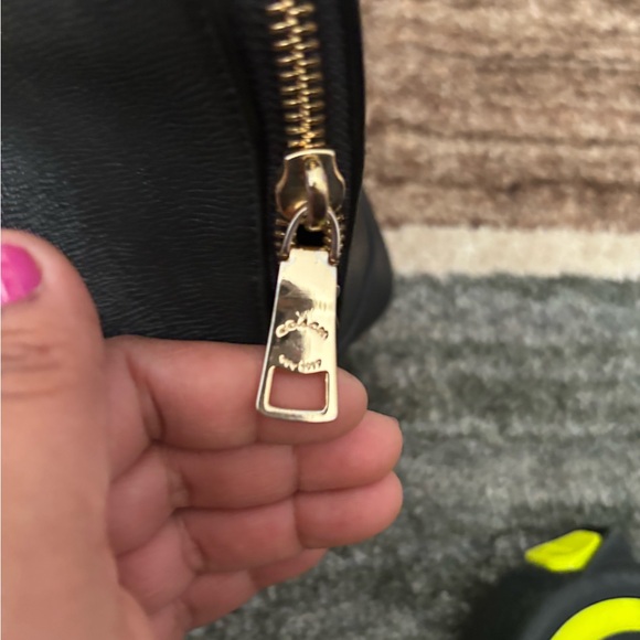 Coach Black Leather Women's Bag - Picture 6 of 7